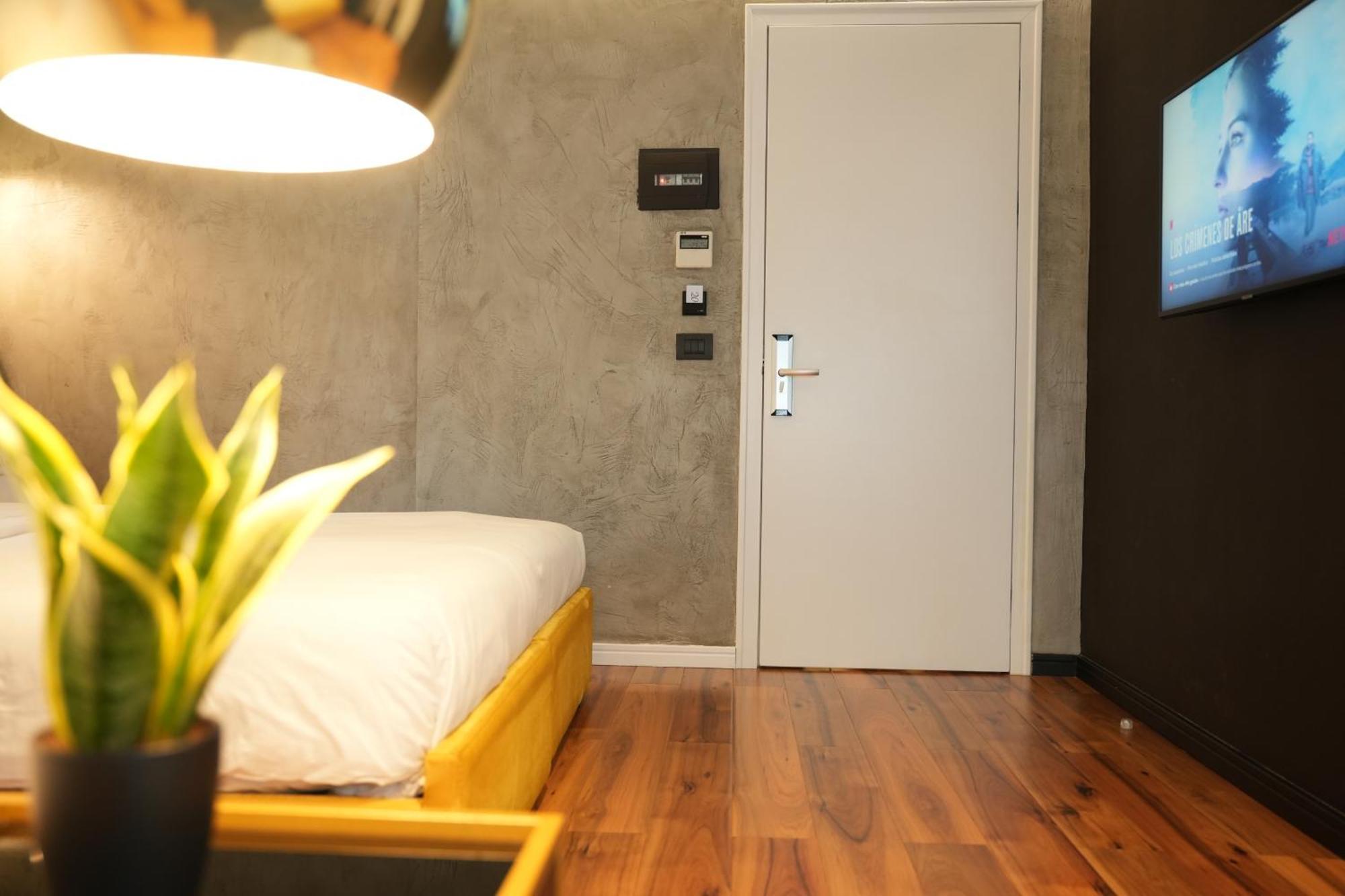 La Suite Boutique Hotel Тирана Экстерьер фото